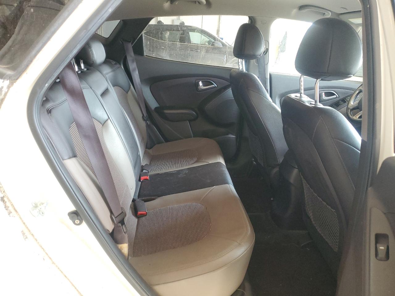 2012 Hyundai Tucson - Image 10