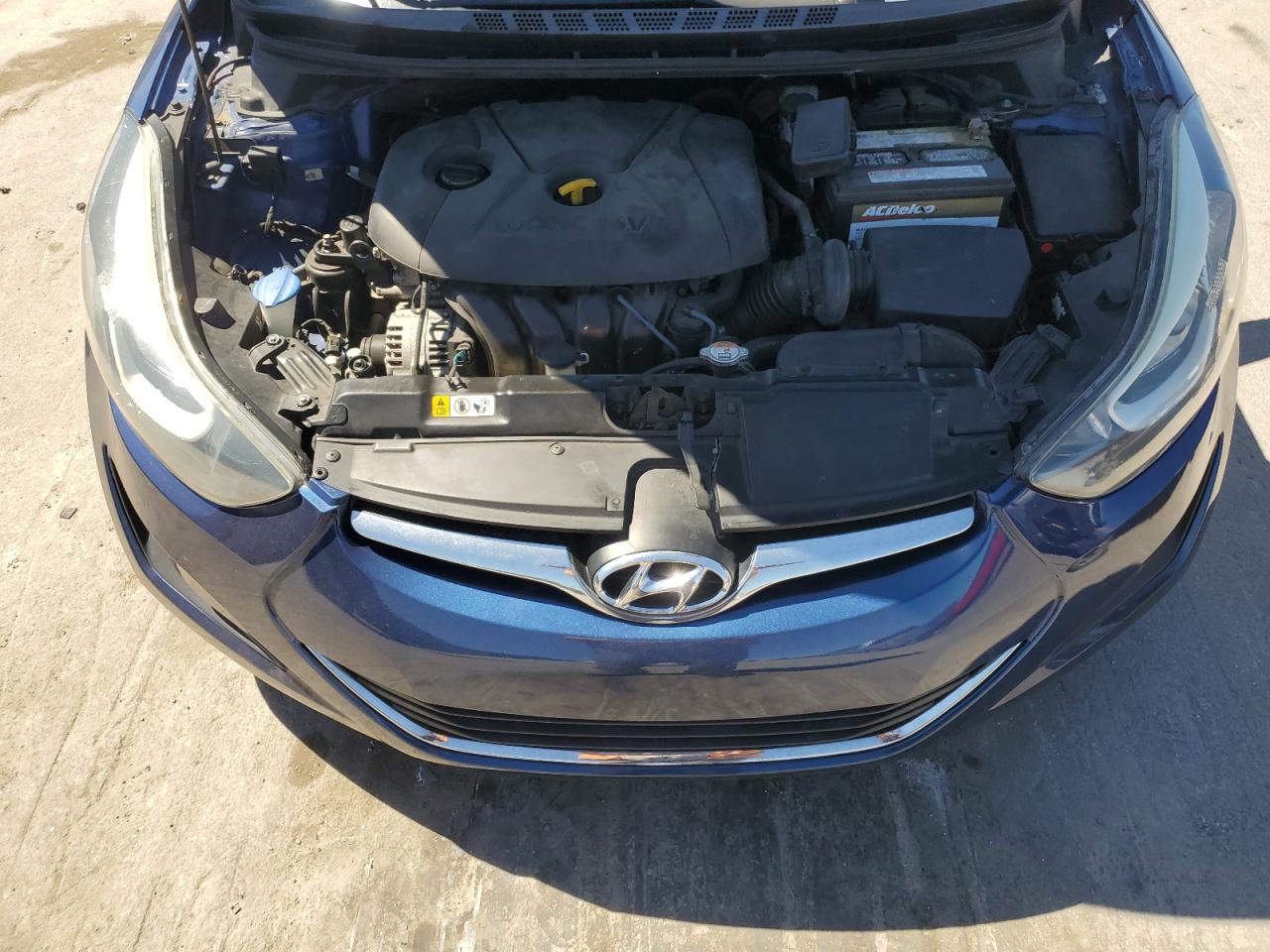 2015 Hyundai Elantra - Image 11