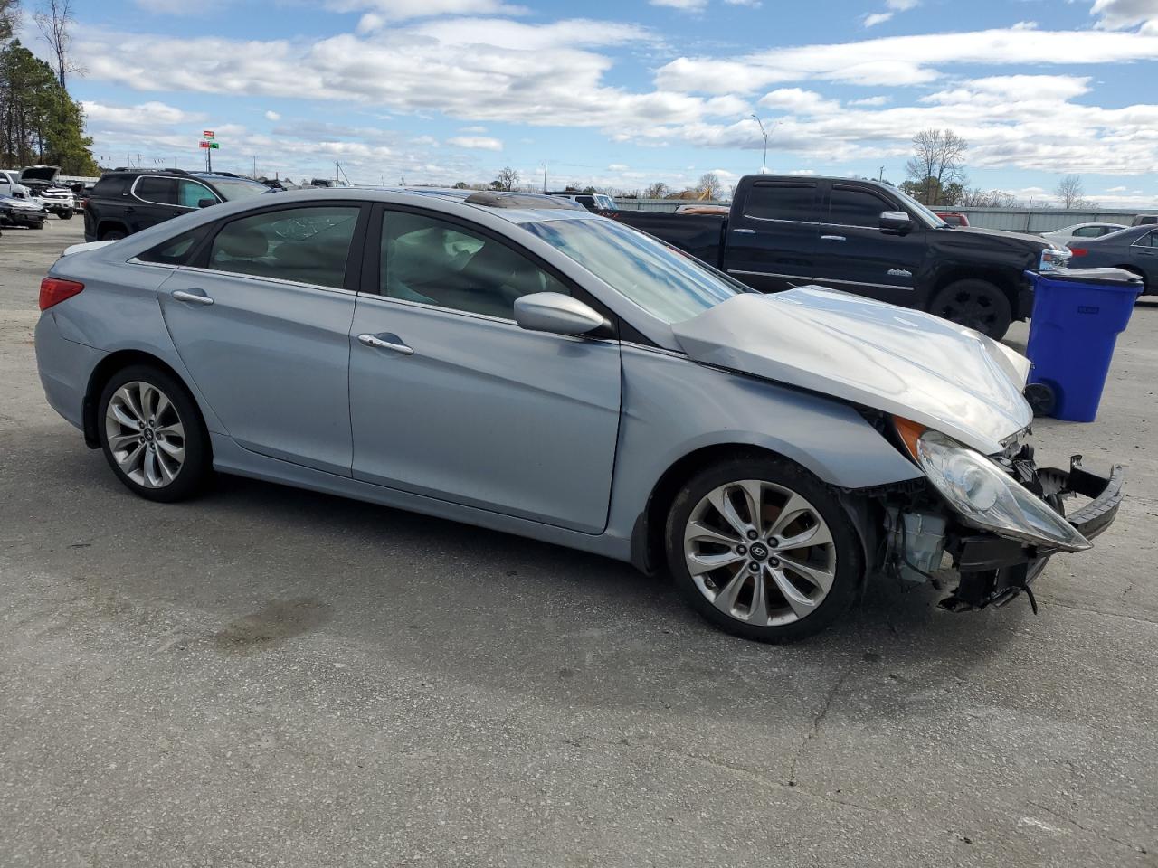 2013 Hyundai Sonata - Image 4