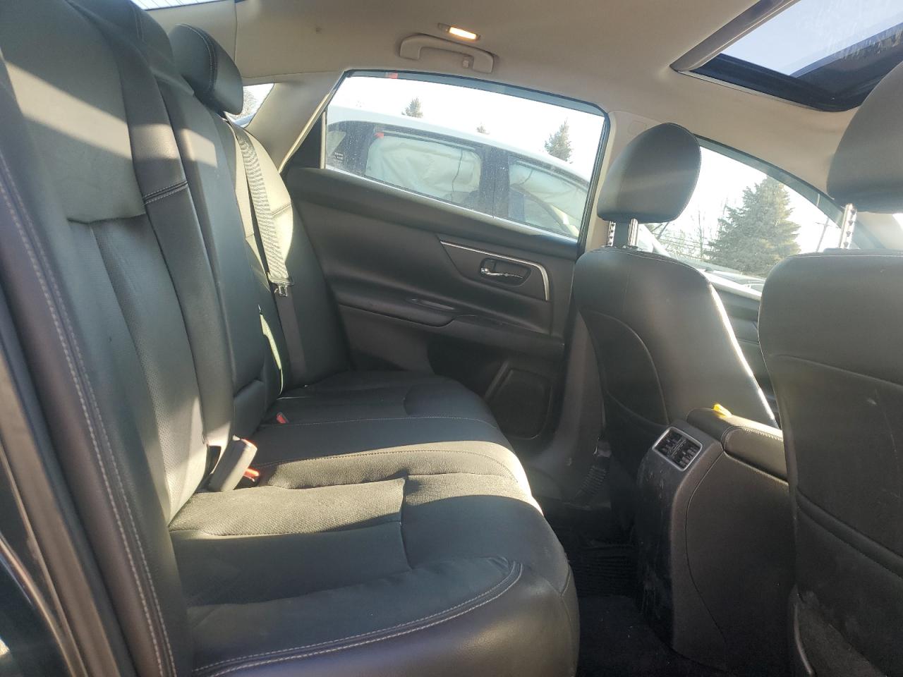 2016 Nissan Altima - Image 10