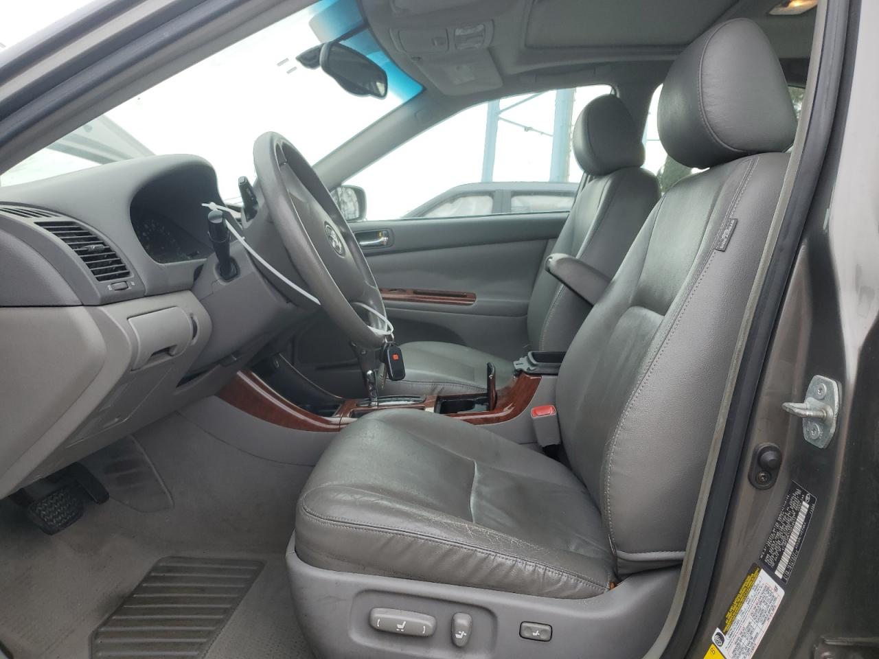 2004 Toyota Camry - Image 7