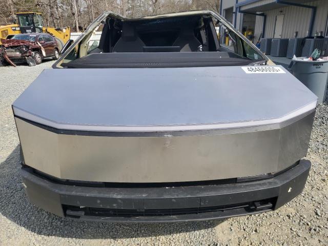  TESLA CYBERTRUCK 2024 Silver