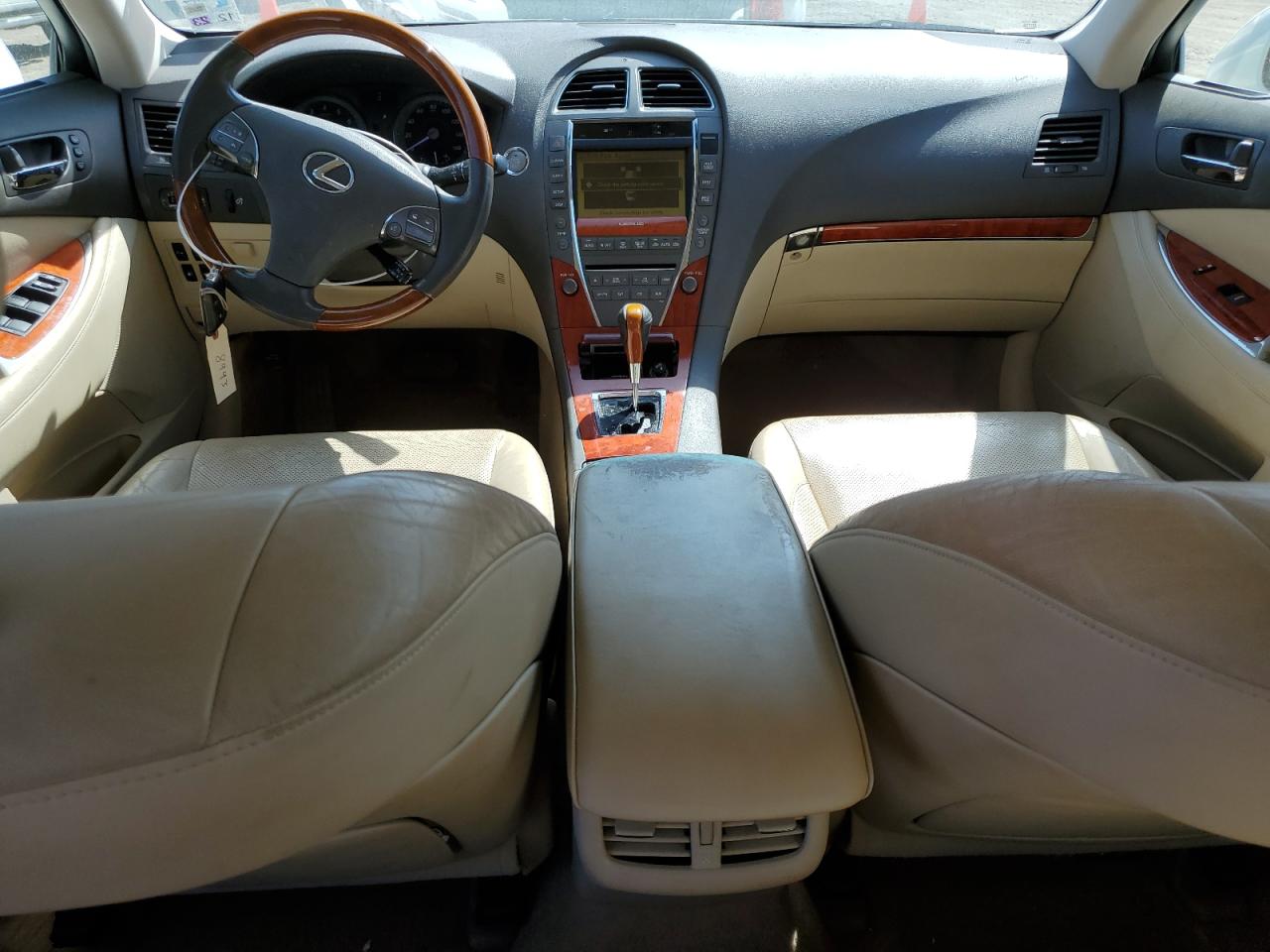 2010 Lexus ES - Image 8