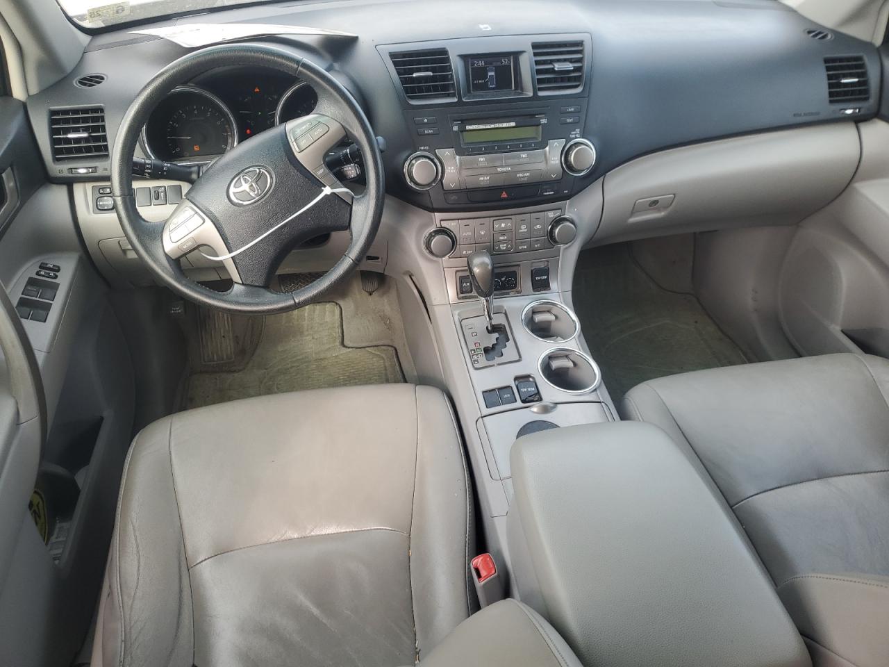 2010 Toyota Highlander - Image 8
