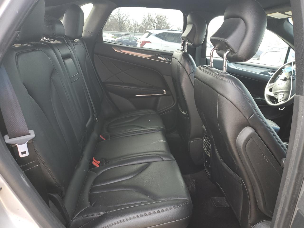 2019 Lincoln MKZ - Image 11