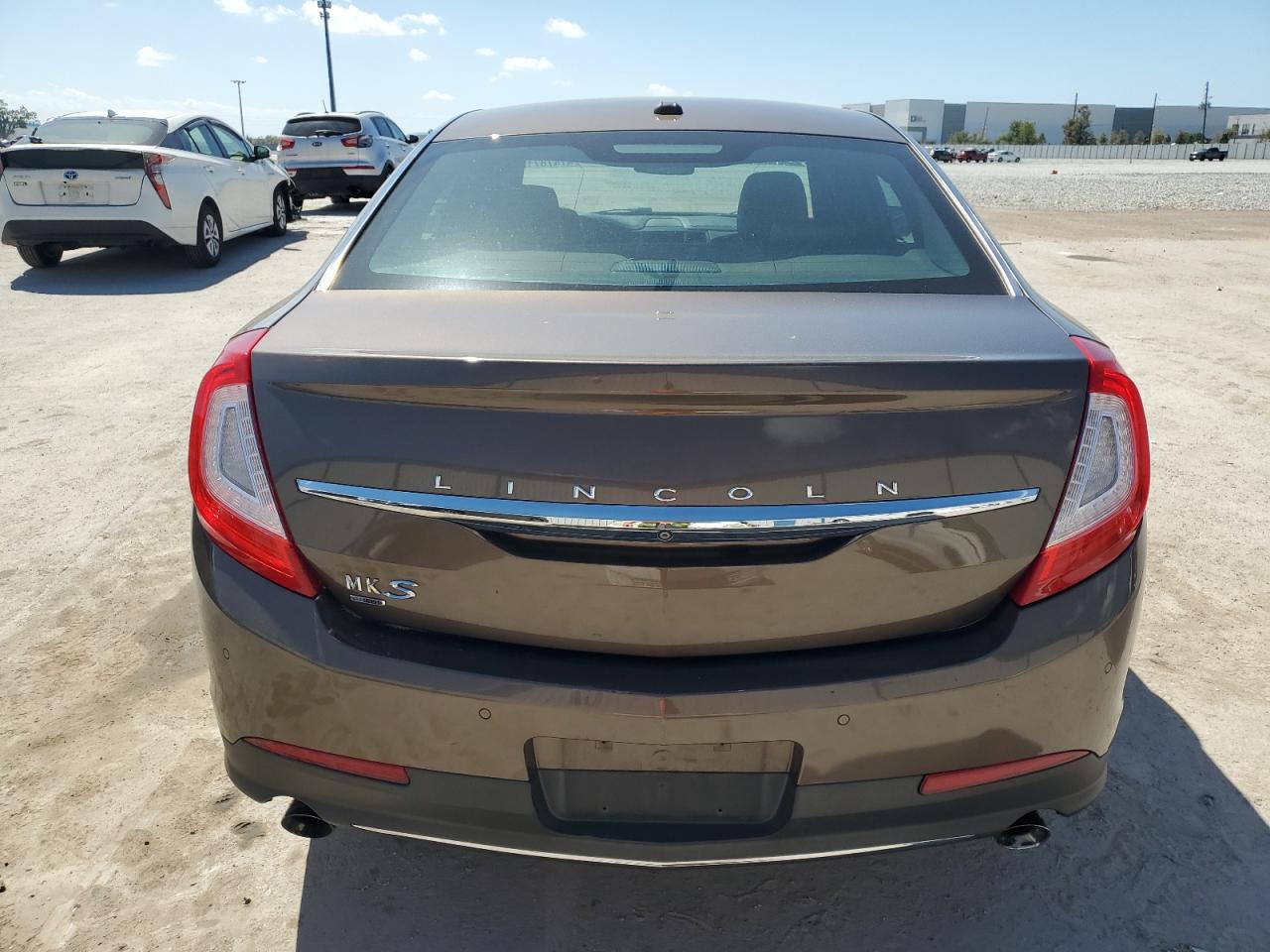 2015 Lincoln MKS - Image 6