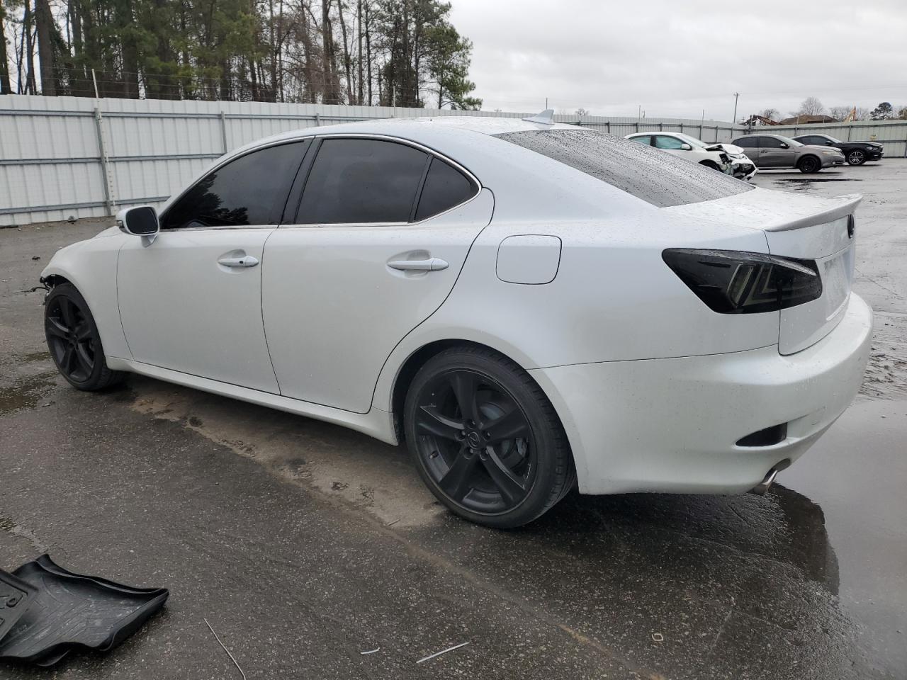2011 Lexus IS - Image 2