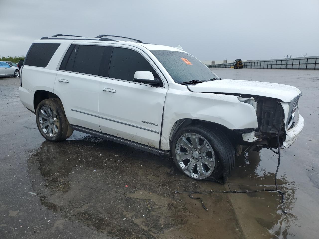 2016 GMC Yukon - Image 4