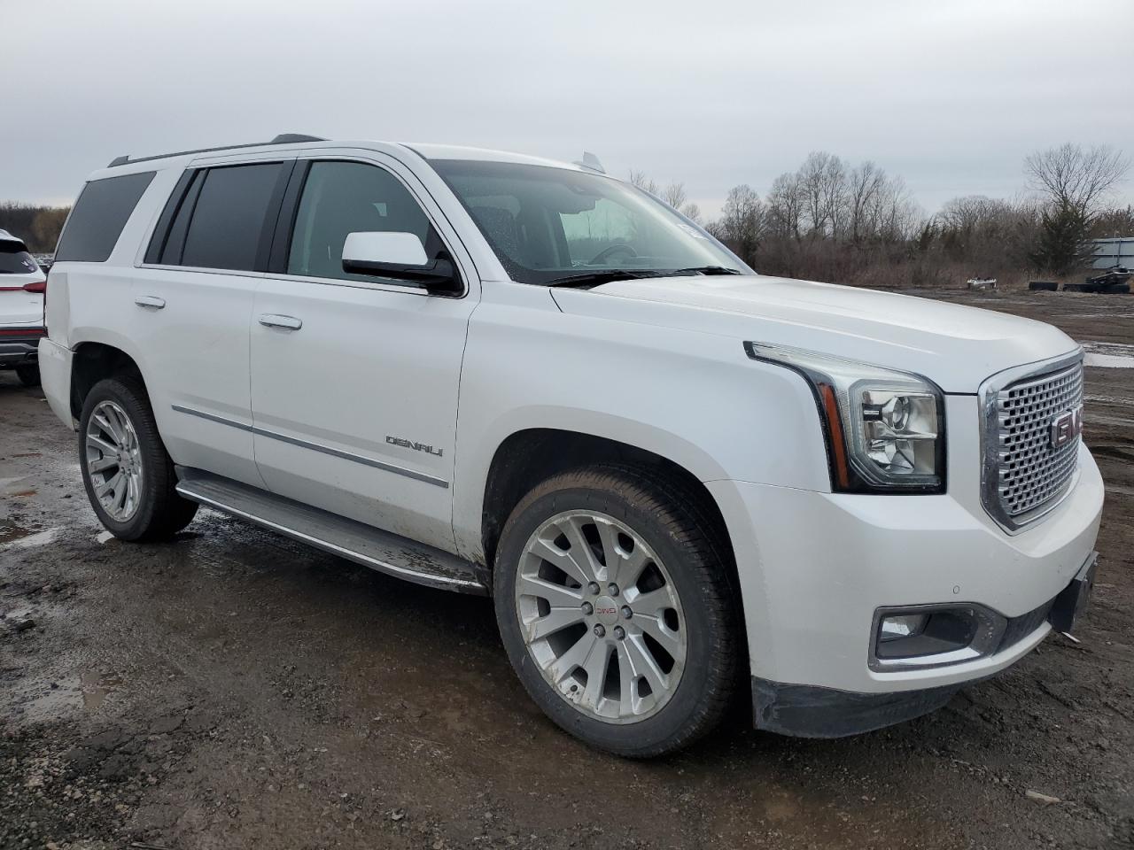 2016 GMC Yukon - Image 4