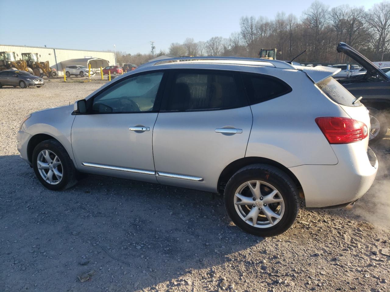 2011 Nissan Rogue - Image 2