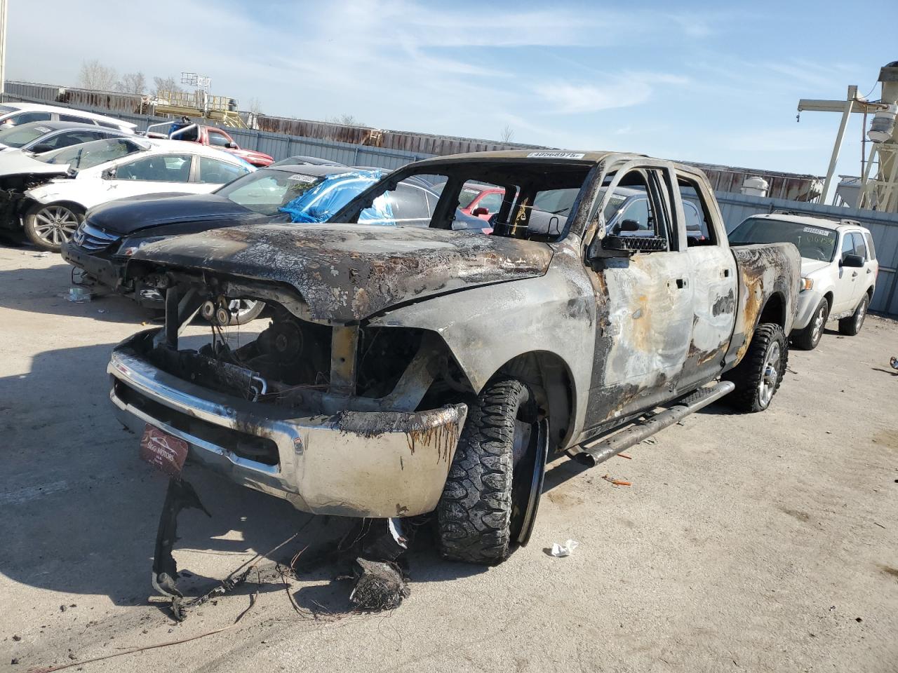 2011 Dodge Ram 2500 للبيع في Kansas City، KS - Burn