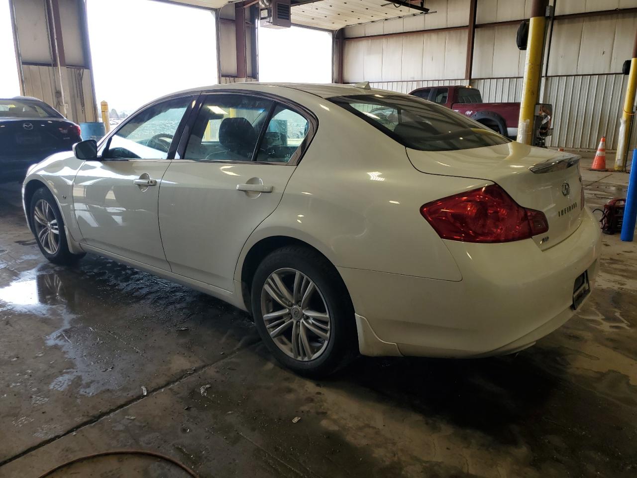 2015 Infiniti Q40 - Image 2