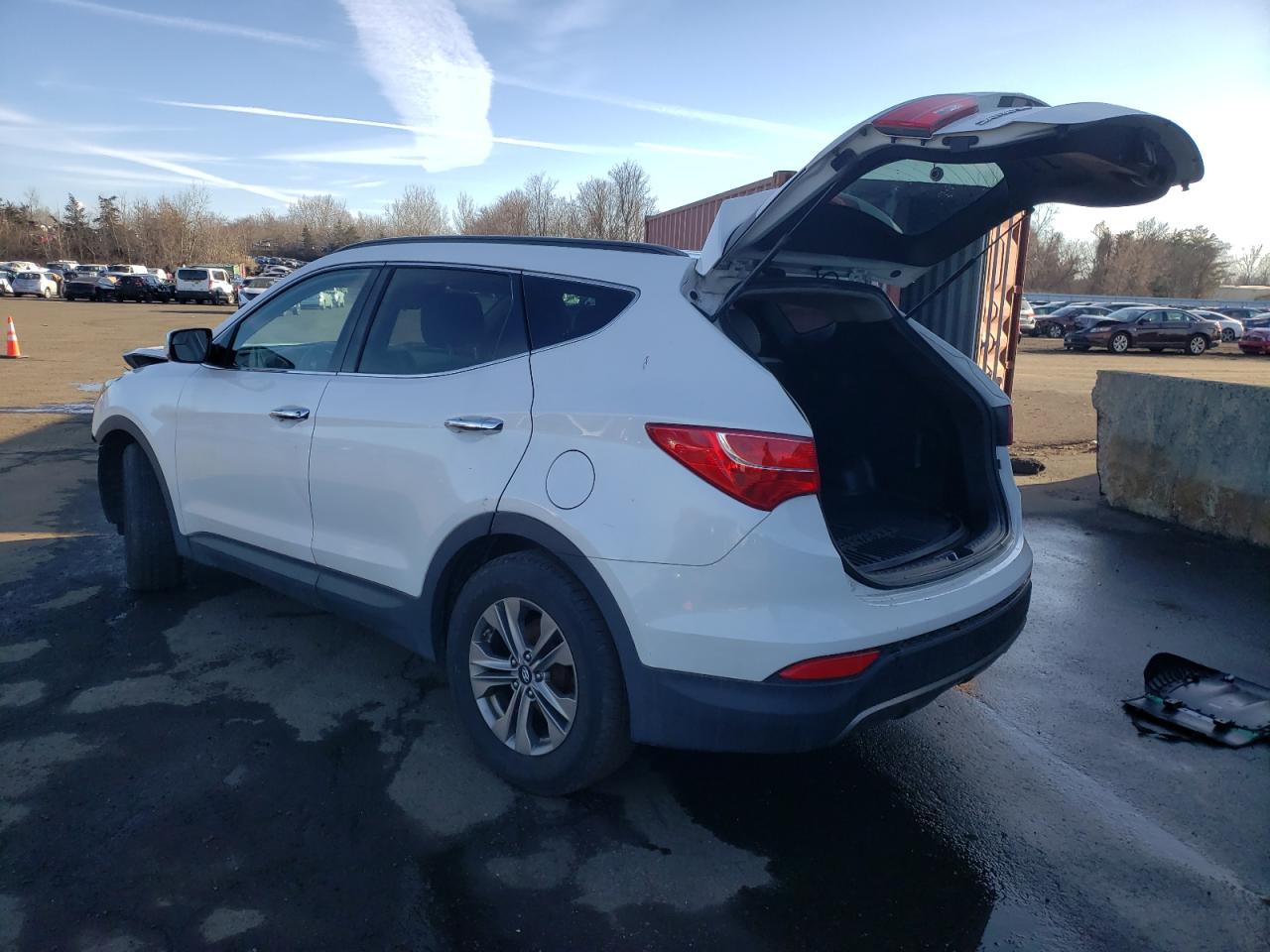 2016 Hyundai Santa Fe - Image 2