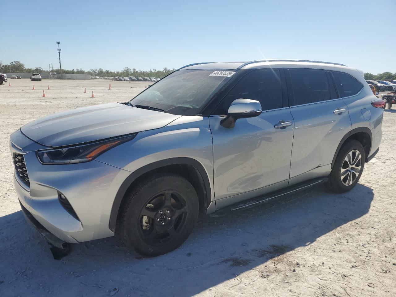 2021 Toyota Highlander - Image 1
