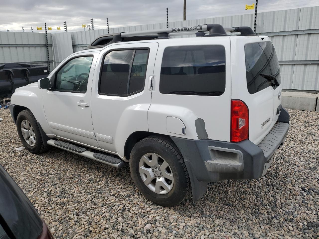 2010 Nissan XTerra - Image 2