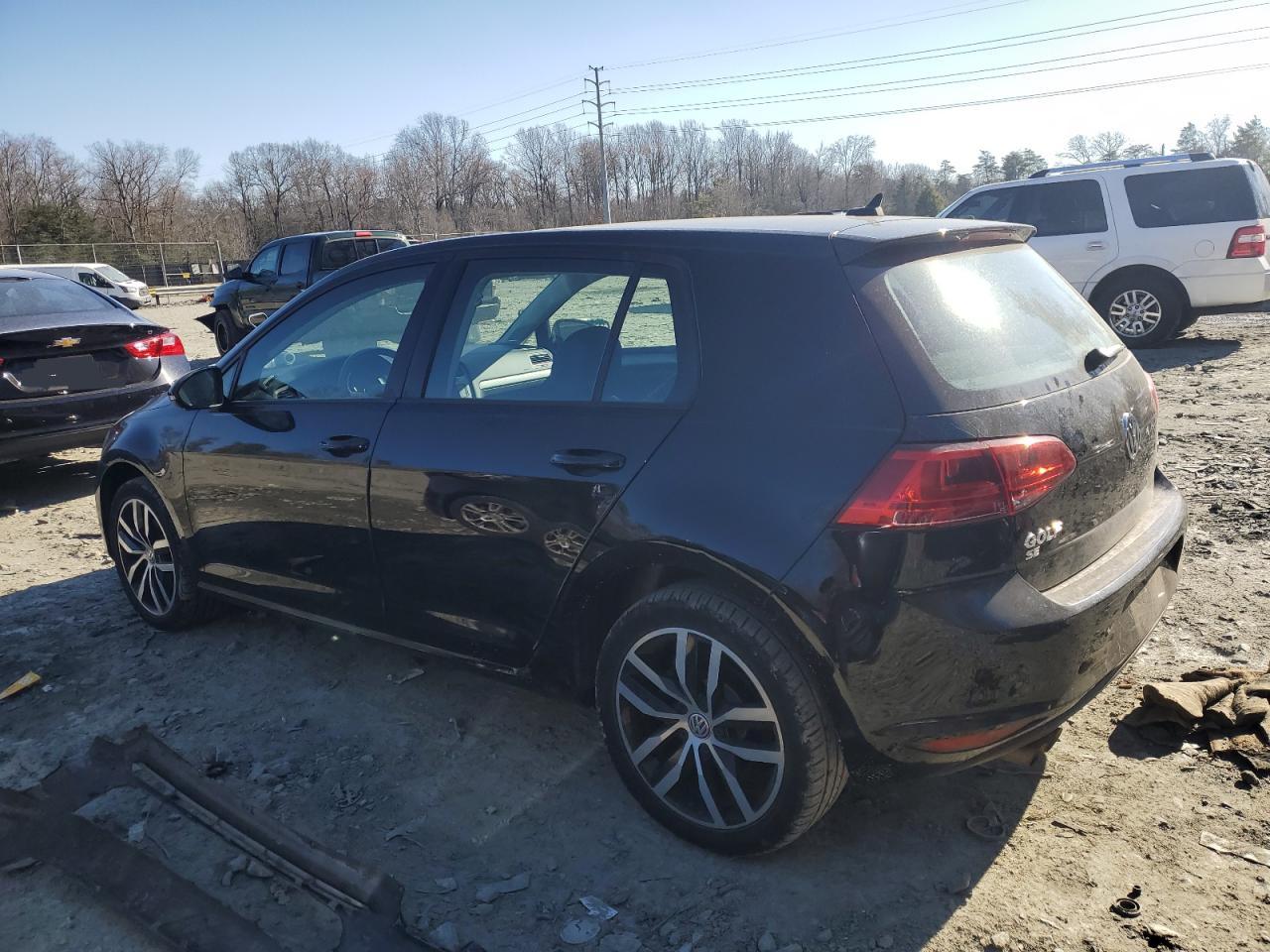2017 Volkswagen Golf - Image 2