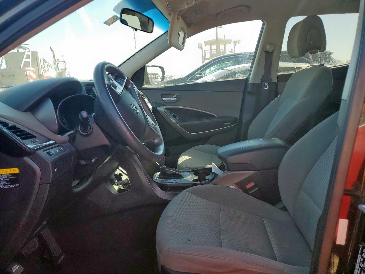 2016 Hyundai Santa Fe - Image 7