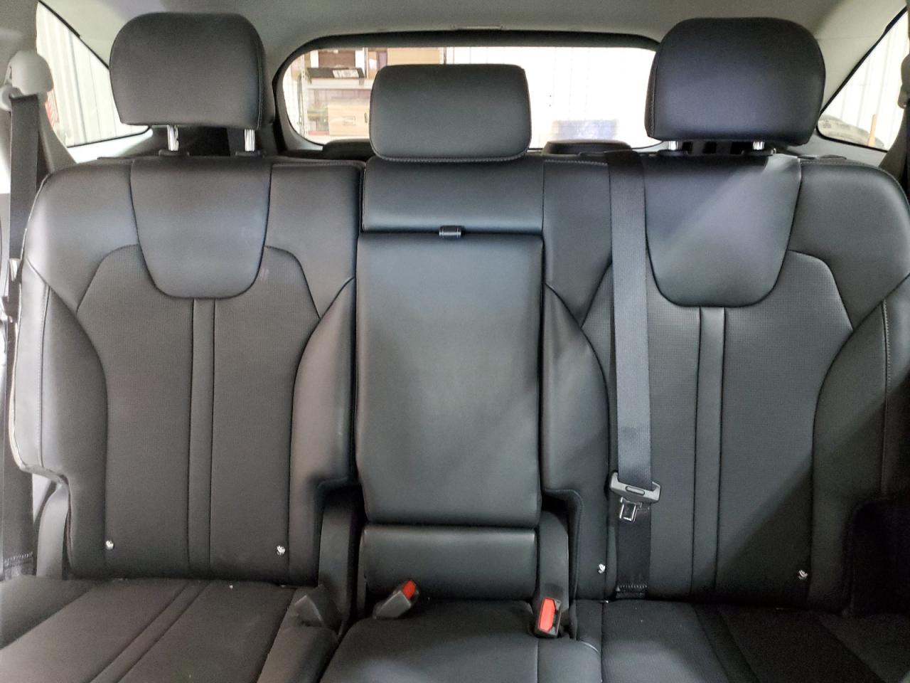 2024 Kia Sorento - Image 10