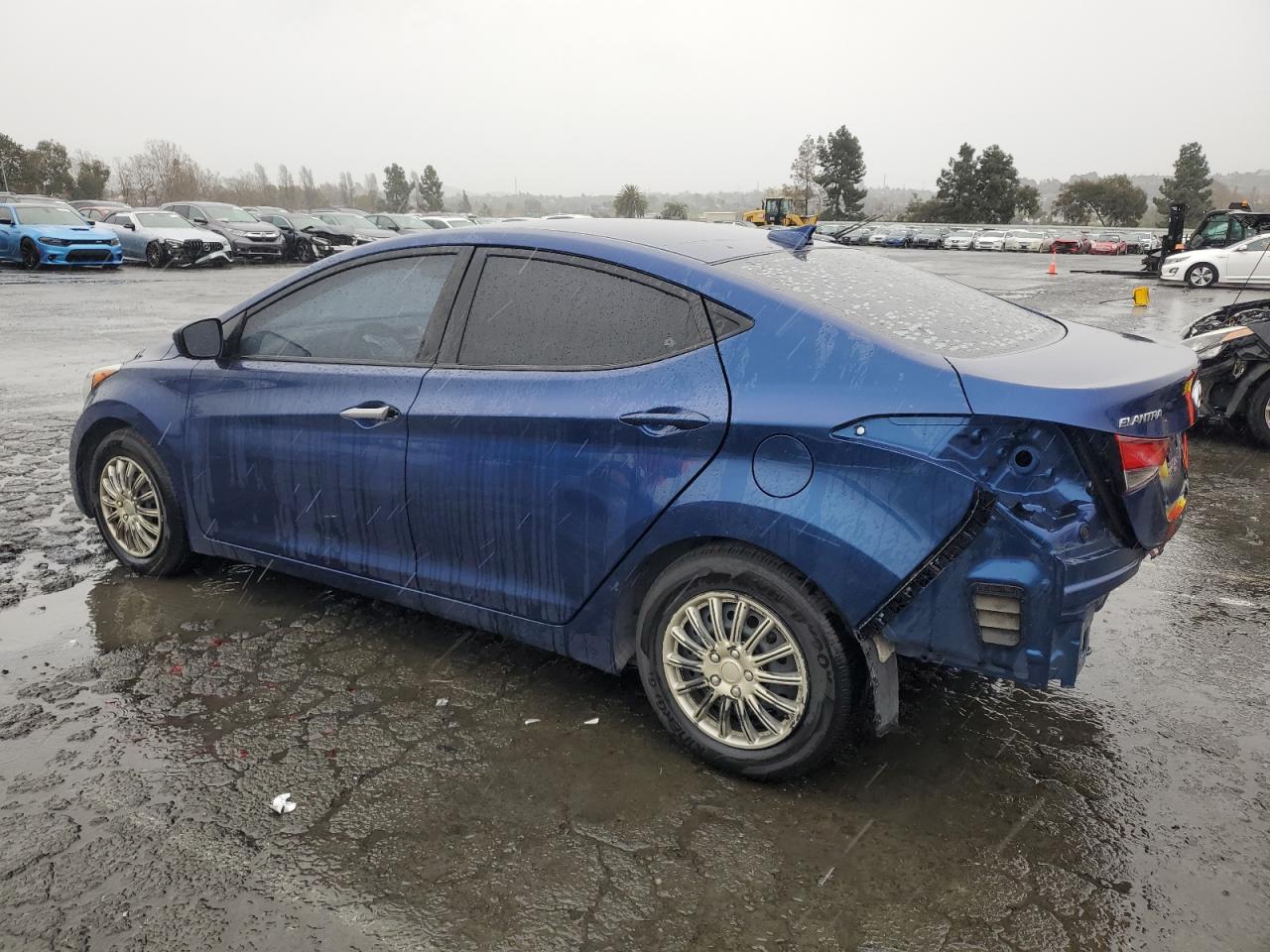 2016 Hyundai Elantra - Image 2
