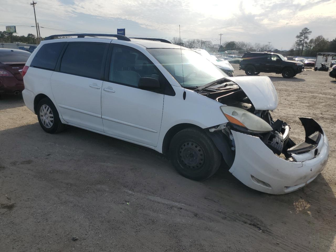 2010 Toyota Sienna - Image 4