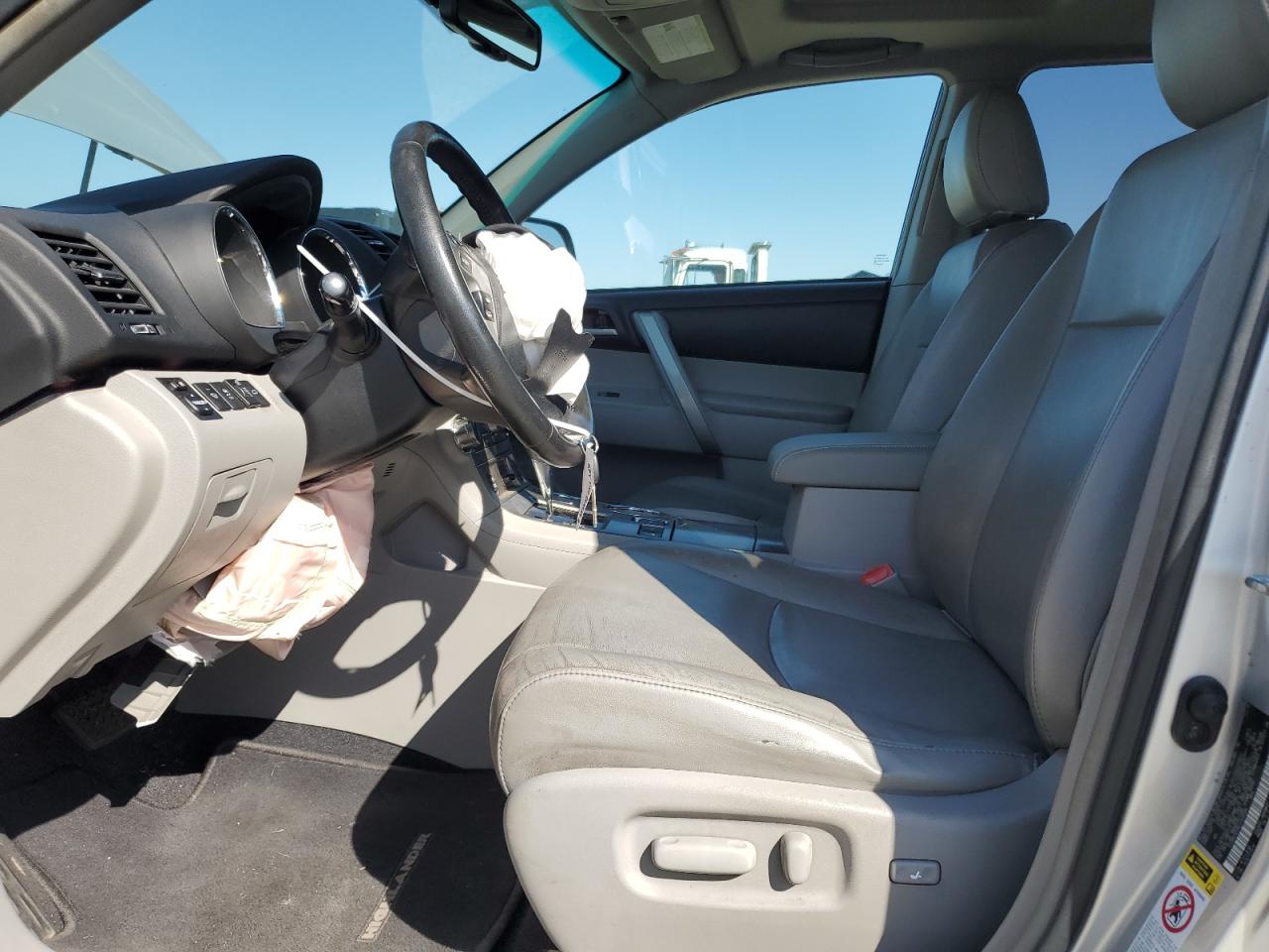 2012 Toyota Highlander - Image 7