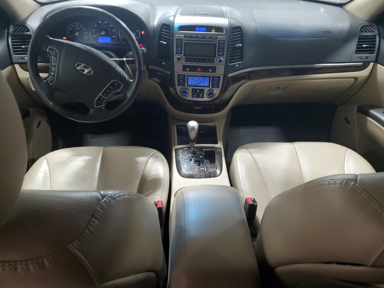 2012 Hyundai Santa Fe - Image 8