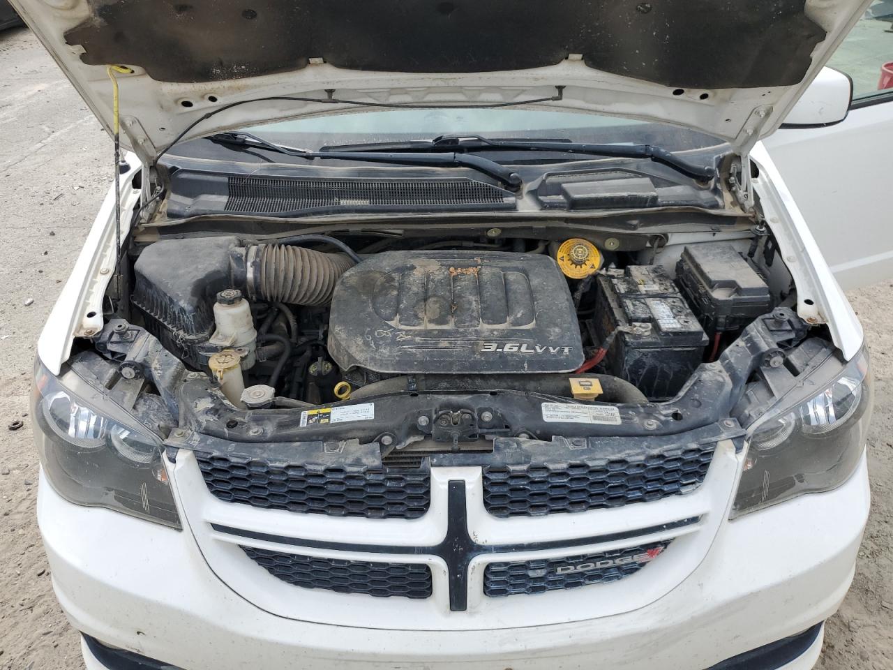 2018 Dodge Caravan - Image 12