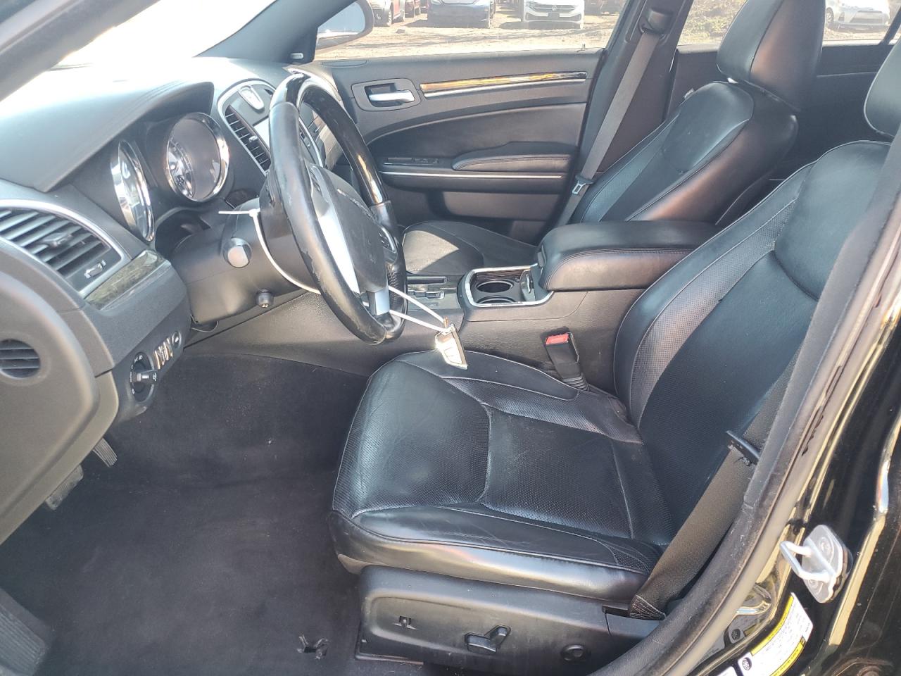 2013 Chrysler 300 - Image 7