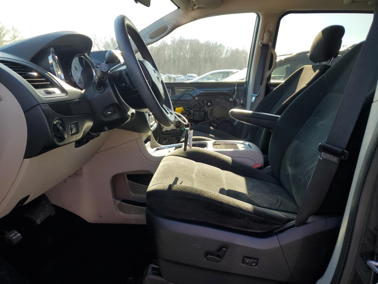 2012 Dodge Caravan - Image 7