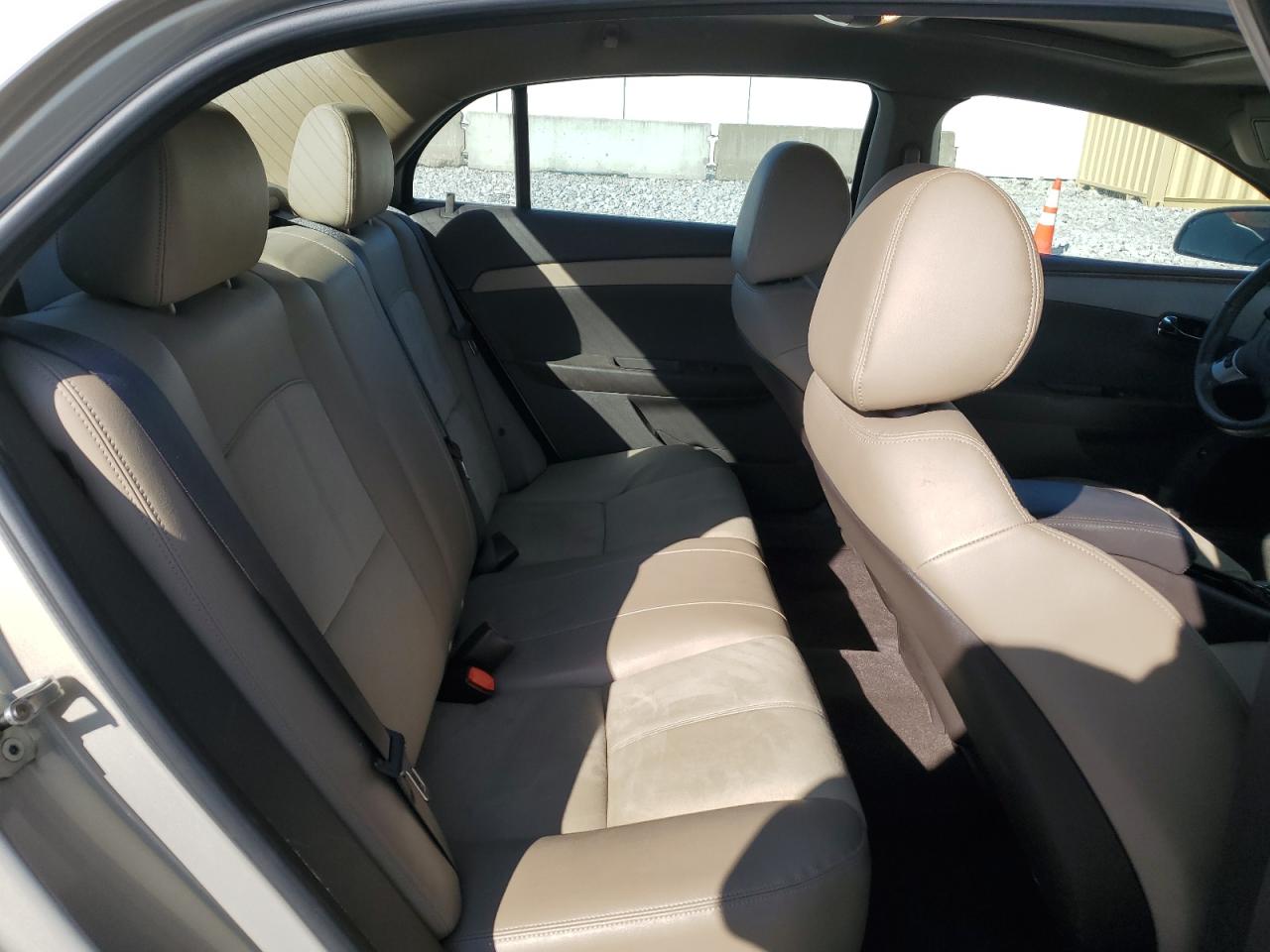2011 Chevrolet Malibu - Image 10