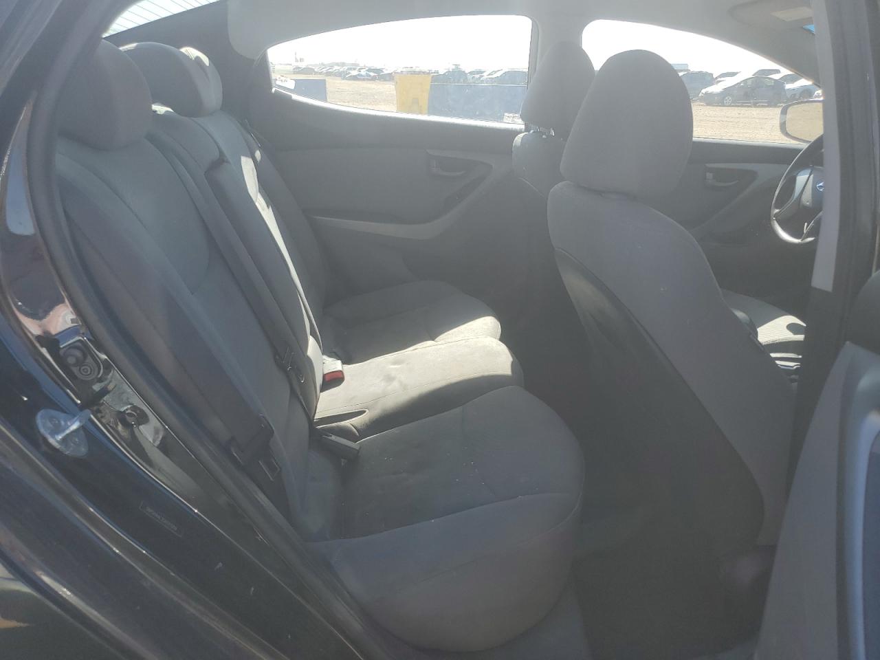 2016 Hyundai Elantra - Image 10