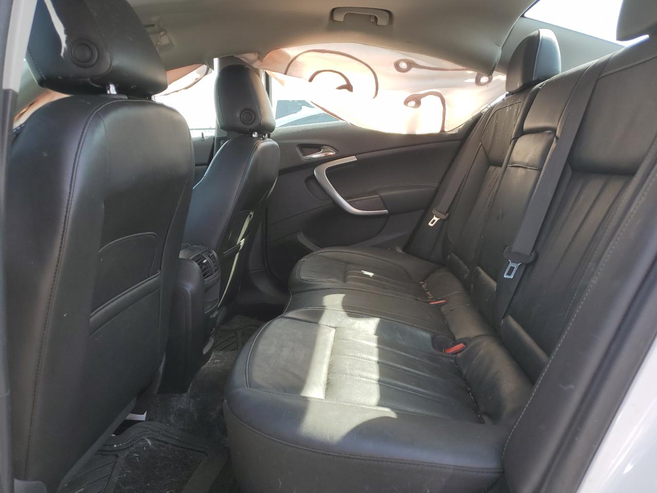 2013 Buick Regal - Image 10