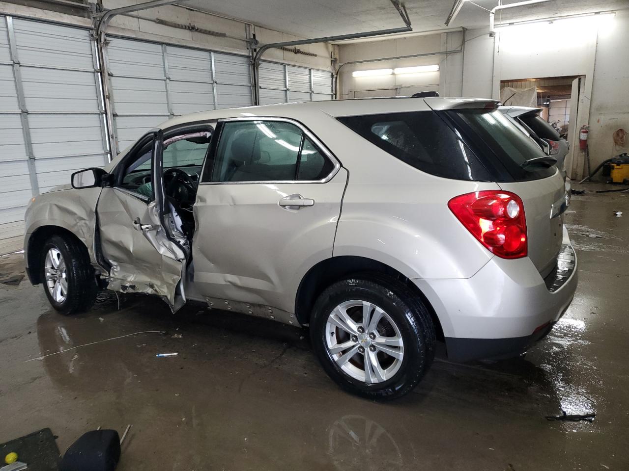 2015 Chevrolet Equinox - Image 2