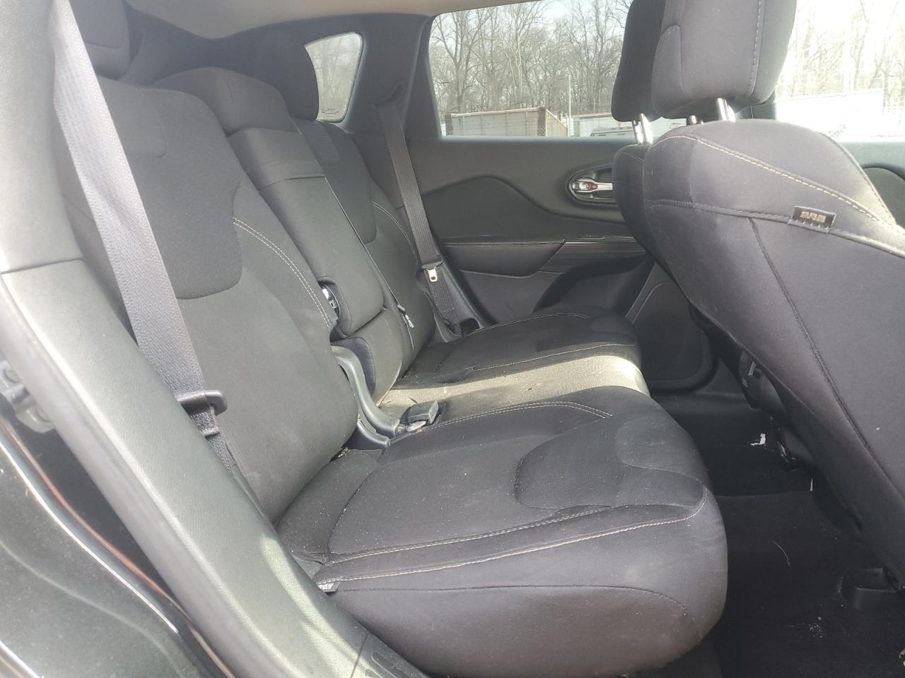 2016 Jeep Grand Cherokee - Image 11