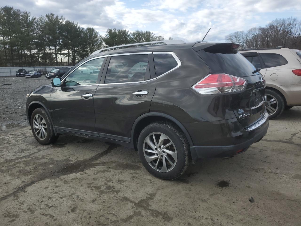 2014 Nissan Rogue - Image 2
