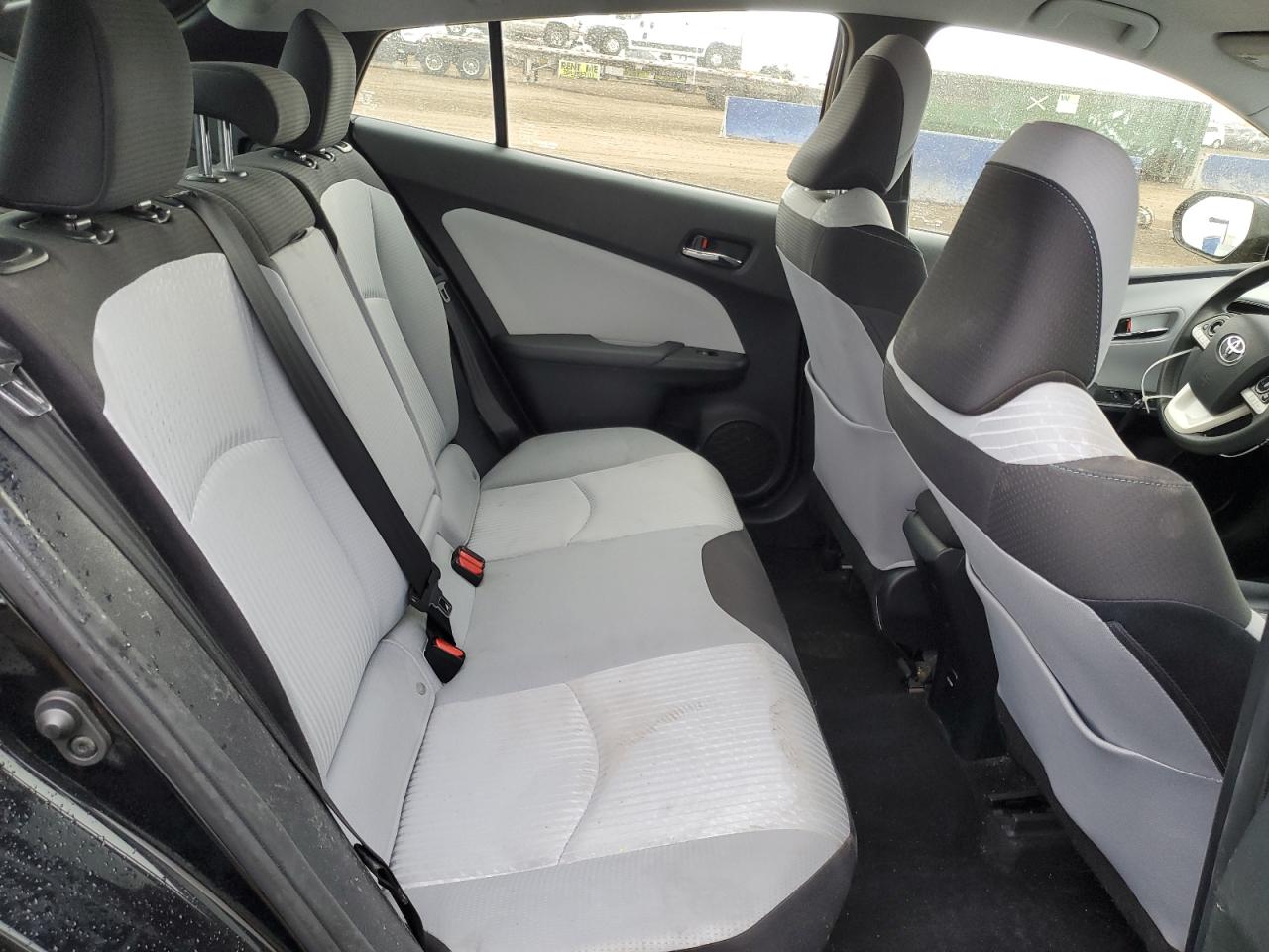 2017 Toyota Prius - Image 10