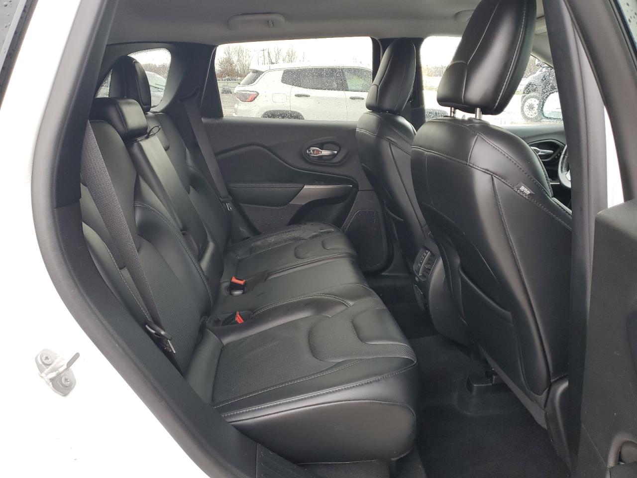 2020 Jeep Grand Cherokee - Image 11