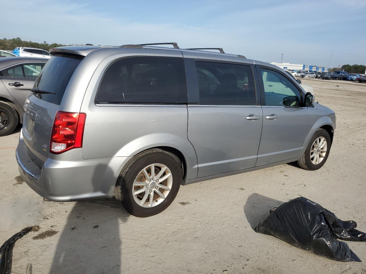 2019 Dodge Caravan - Image 3