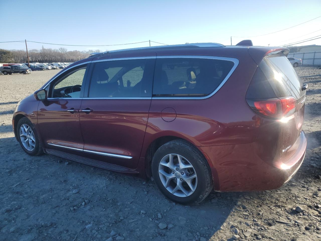 2017 Chrysler Pacifica - Image 2