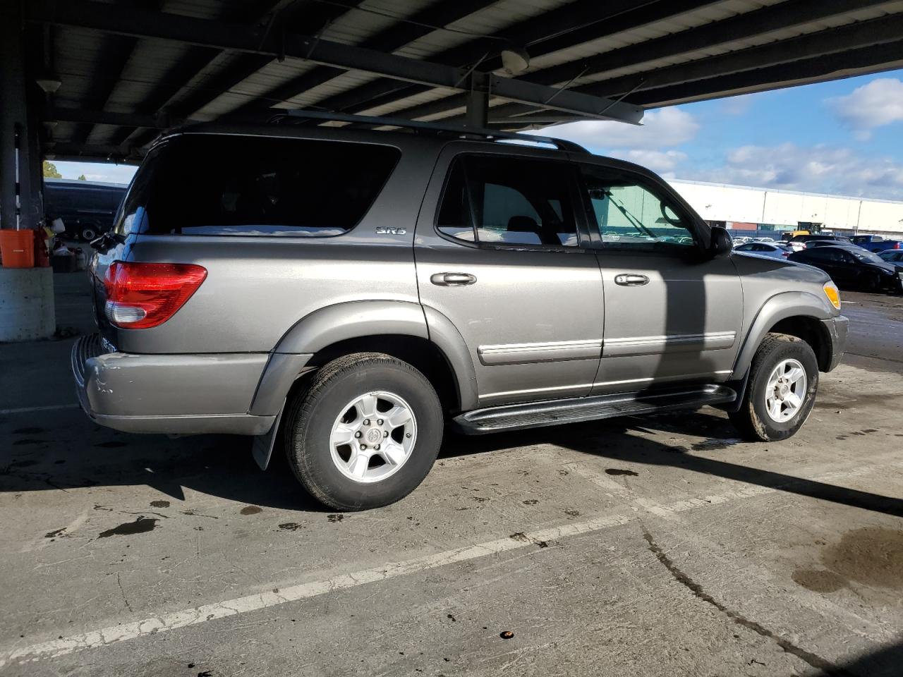 2005 Toyota Sequoia - Image 3
