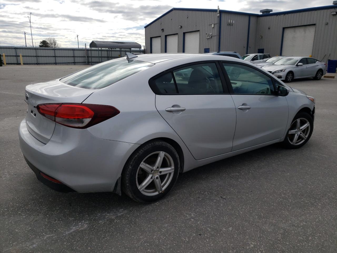 2017 Kia Forte - Image 3