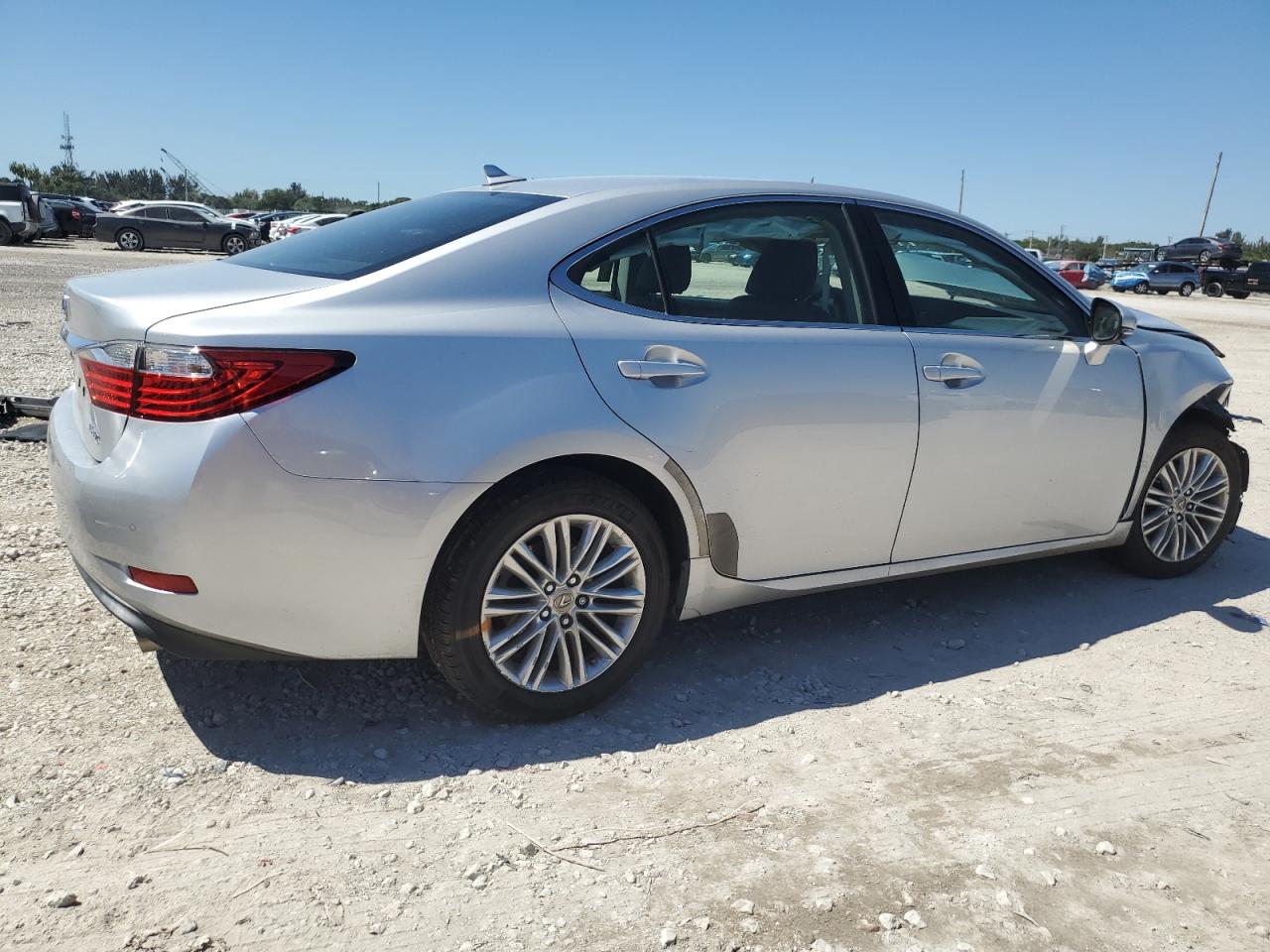 2013 Lexus ES - Image 3