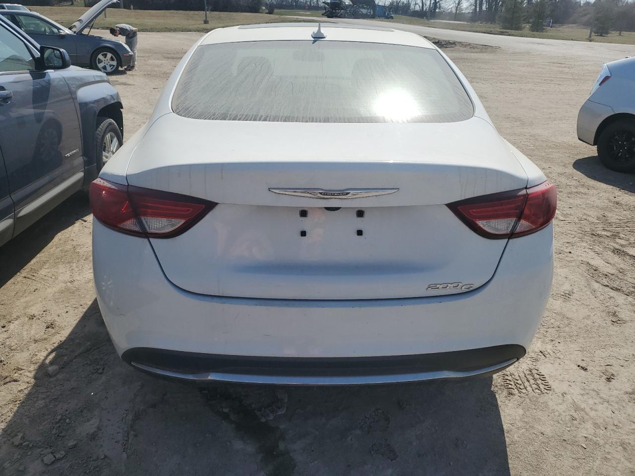 2016 Chrysler 200 - Image 6