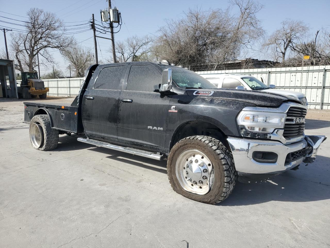 2019 RAM 3500 - Image 4