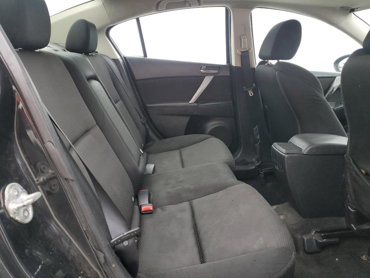 2012 Mazda 3 - Image 10