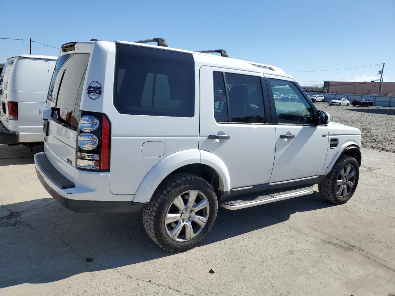 2016 Land Rover LR4 - Image 3