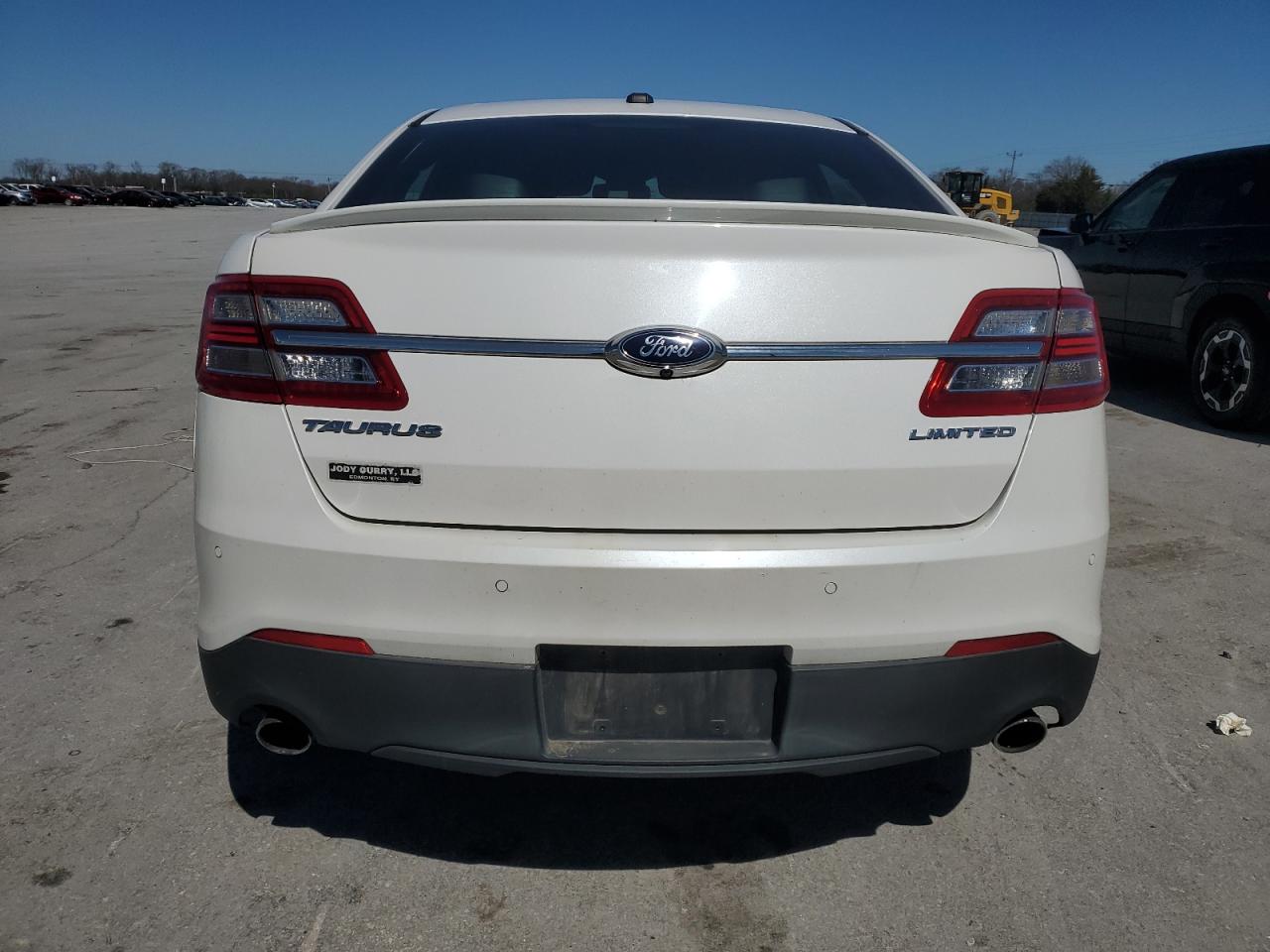 2013 Ford Taurus - Image 6