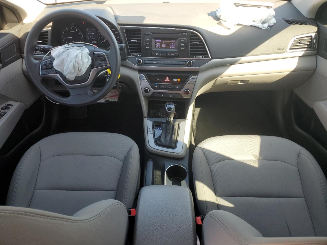 2018 Hyundai Elantra - Image 8