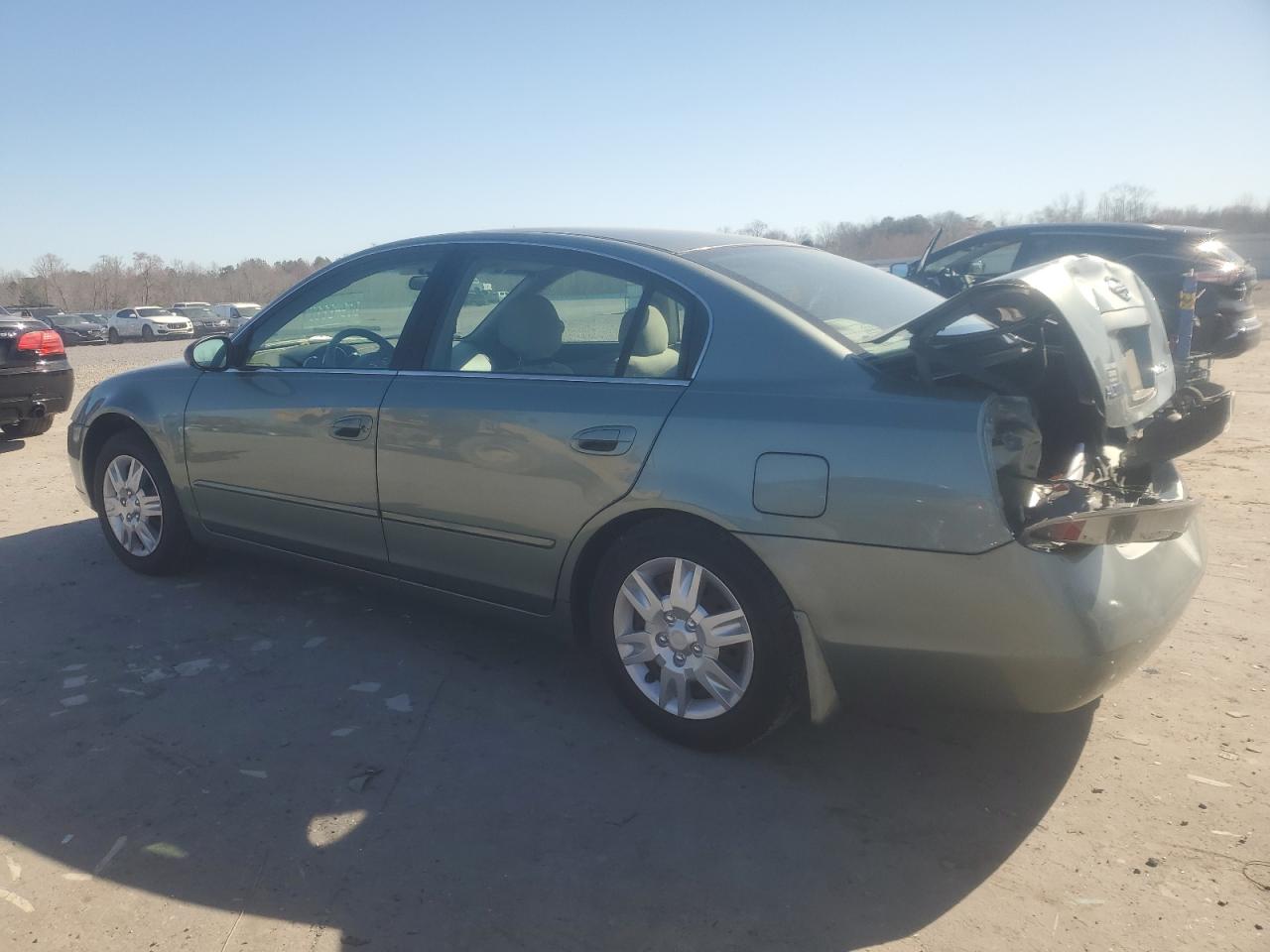 2005 Nissan Altima - Image 2