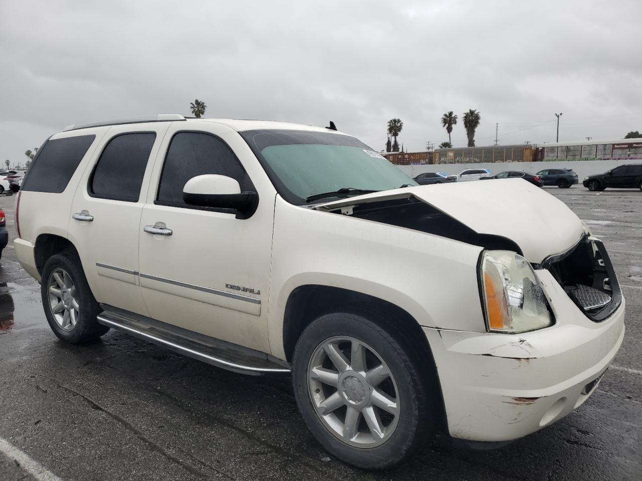 2011 GMC Yukon - Image 4